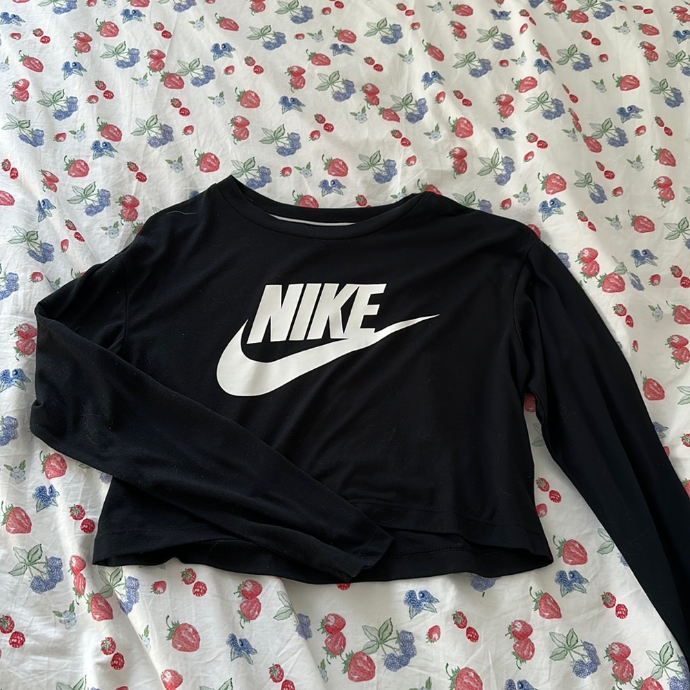 Nike long sleeve cropped